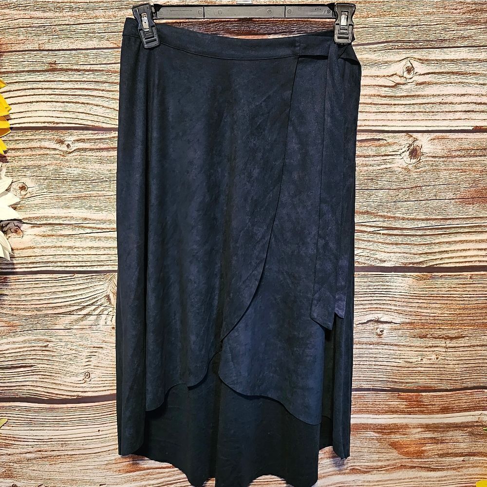 Lush skirt dark blue women's medium suede feel preo-owned